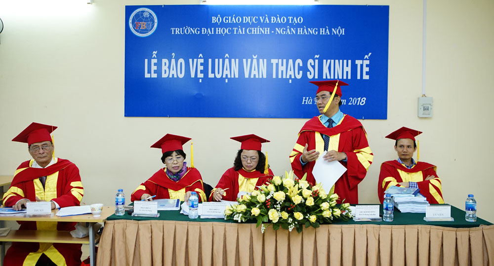 co-nen-hoc-thac-si-chuyen-nganh-tai-chinh-ngan-hang