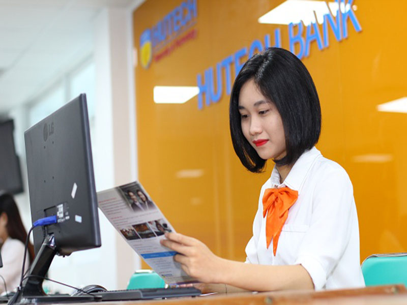 tuyen sinh tai chinh ngan hang nen chon truong nao 2