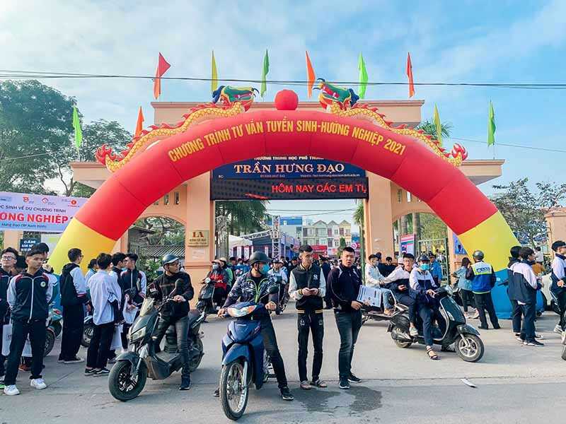 dai hoc tai chinh ngan hang ha noi soi dong trong ngay hoi tu van tuyen sinh 2021 1 dai hoc tai chinh ngan hang ha noi soi dong trong ngay hoi tu van tuyen sinh 2021 1
