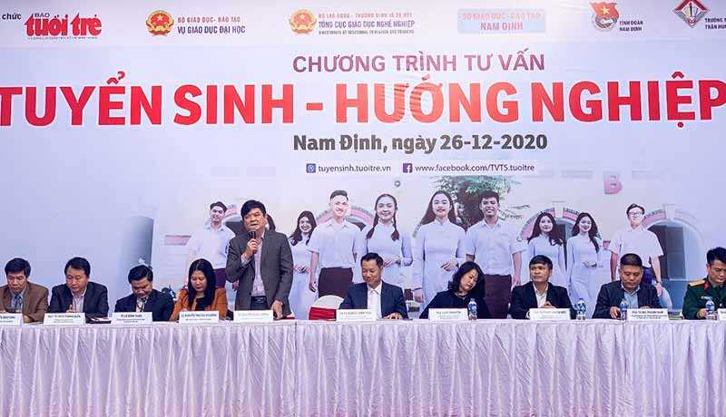 dai hoc tai chinh ngan hang ha noi soi dong trong ngay hoi tu van tuyen sinh 2021 2 dai hoc tai chinh ngan hang ha noi soi dong trong ngay hoi tu van tuyen sinh 2021 2