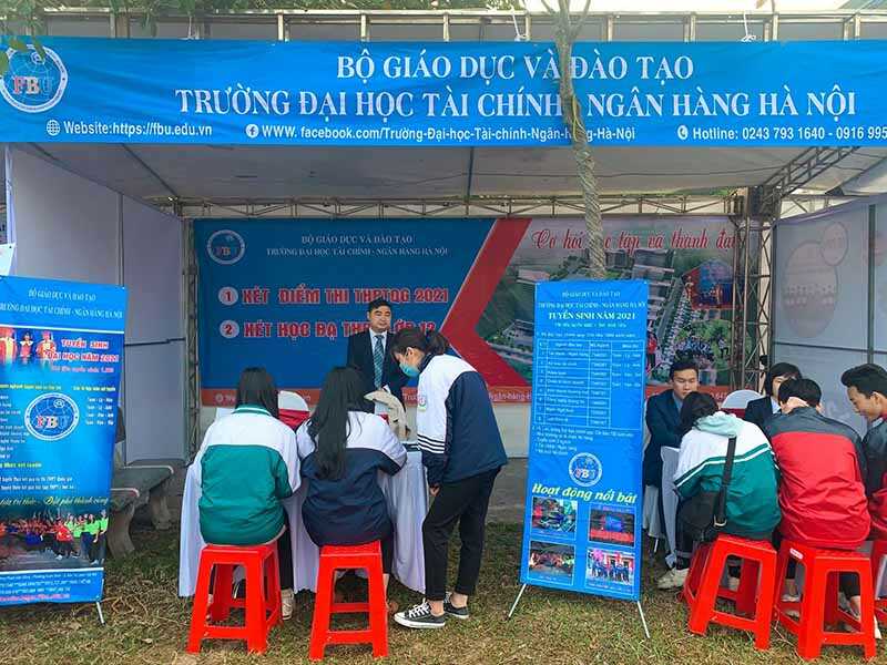 dai hoc tai chinh ngan hang ha noi soi dong trong ngay hoi tu van tuyen sinh 2021 5 dai hoc tai chinh ngan hang ha noi soi dong trong ngay hoi tu van tuyen sinh 2021 5