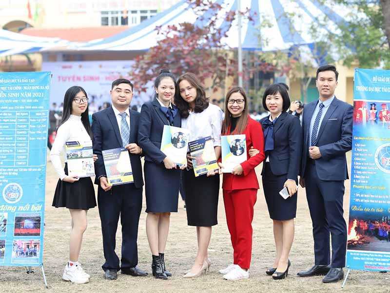 dai hoc tai chinh ngan hang ha noi soi dong trong ngay hoi tu van tuyen sinh 2021 6 dai hoc tai chinh ngan hang ha noi soi dong trong ngay hoi tu van tuyen sinh 2021 6