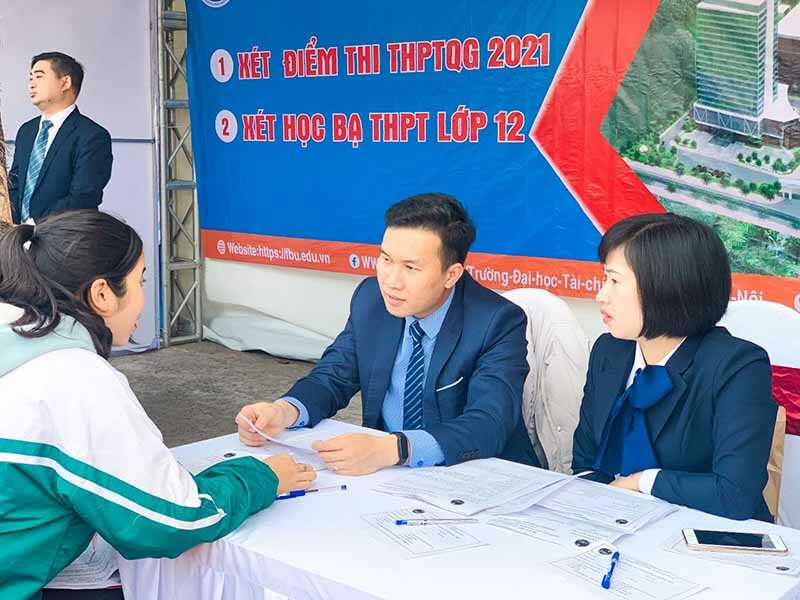 dai hoc tai chinh ngan hang ha noi soi dong trong ngay hoi tu van tuyen sinh 2021 9 dai hoc tai chinh ngan hang ha noi soi dong trong ngay hoi tu van tuyen sinh 2021 9